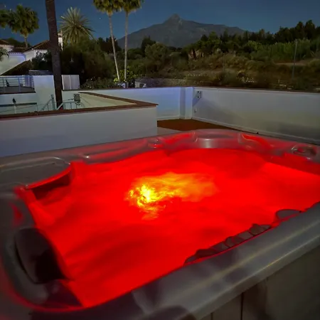 Puerto Banus Jacuzzi Close To Breath And Arena *