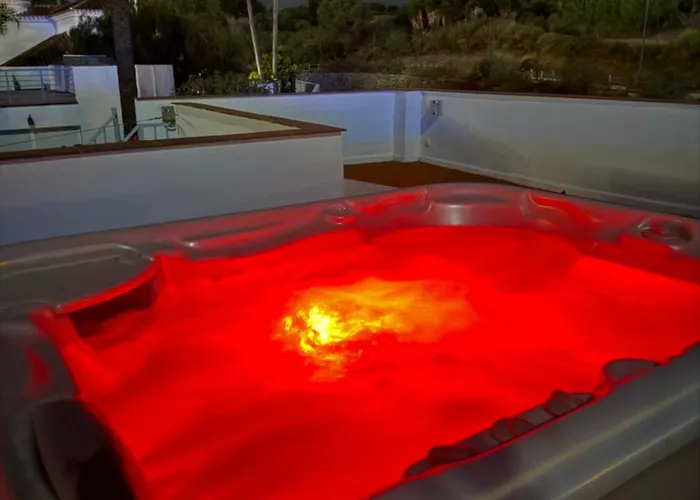 Puerto Banus Jacuzzi Close To Breath And Arena *